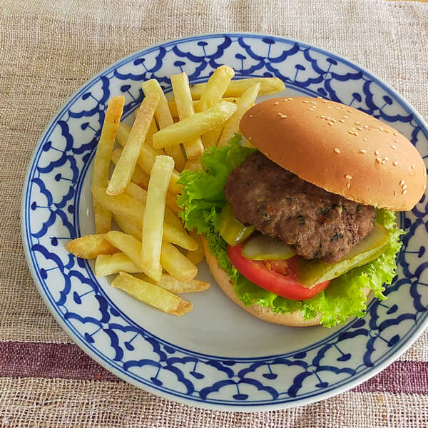 Thai and Western Style Hamburger by Jimmy's Kitchen